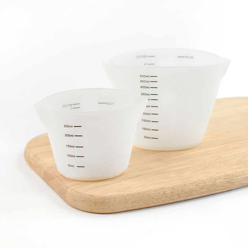 Flexible silicone measuring cup